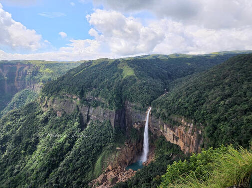 Noh Ka Li Kai Falls,India